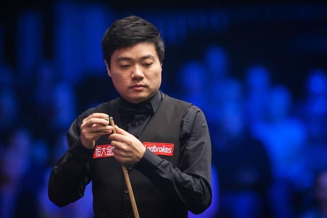 记者：曼联、切尔西、国米关注罗比尼奥之子