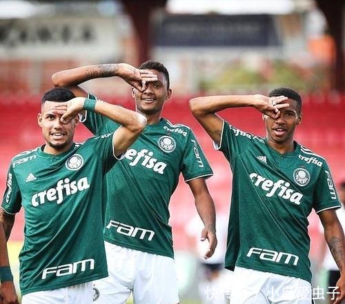 在这片足球 在这片足球